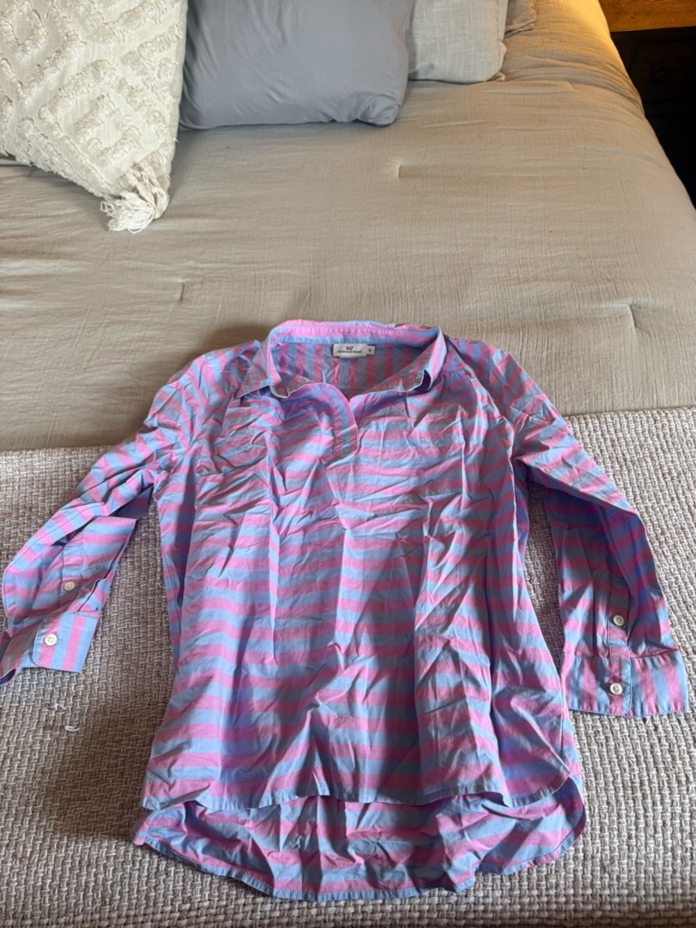 Vineyard Vines women’s Pink & Light Blue Striped Button-Up Shirt